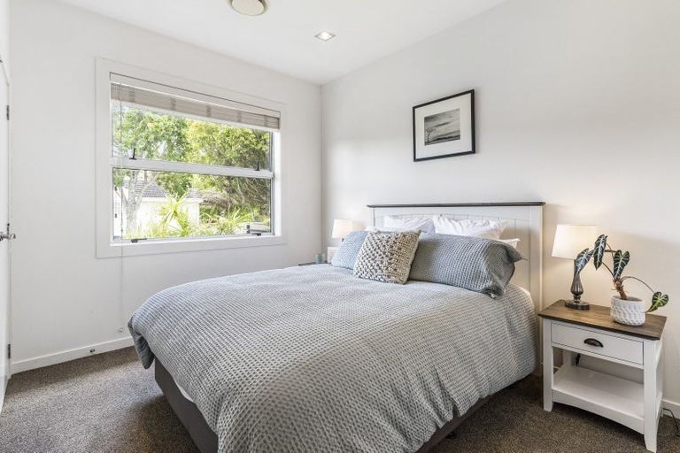 Photo of property in 2/51 Beach Road, Mellons Bay, Auckland, 2014