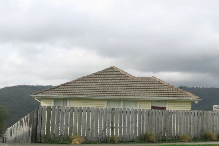 Photo of property in 12 Fenchurch Grove, Stokes Valley, Lower Hutt, 5019
