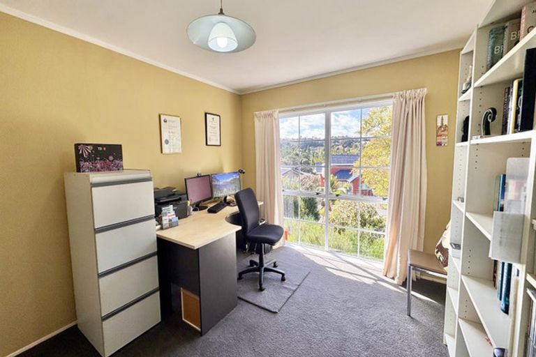 Photo of property in 6 Mosman Place, Chatswood, Auckland, 0626