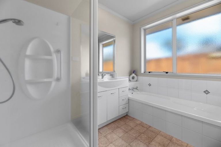 Photo of property in 12 Beachmere Place, Papamoa Beach, Papamoa, 3118