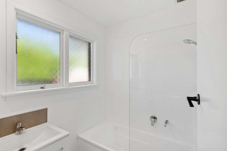 Photo of property in 1/236 Grahams Road, Burnside, Christchurch, 8053