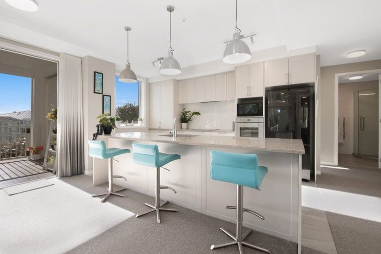 Photo of property in 152 Landmark Terrace, Orewa, 0931