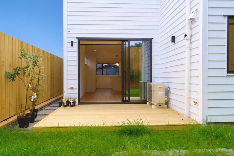 Photo of property in 25 Hutchinson Avenue, New Lynn, Auckland, 0600