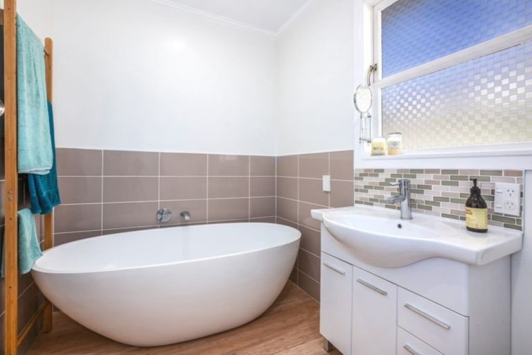 Photo of property in 9 Brora Crescent, Papakowhai, Porirua, 5024