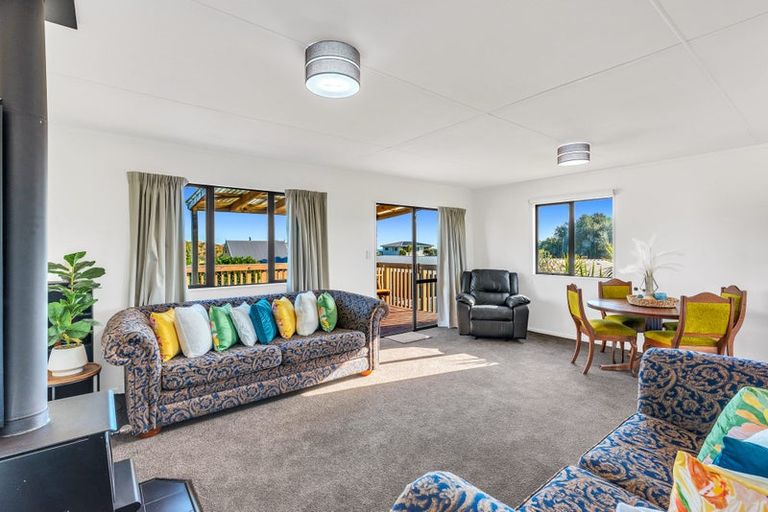 Photo of property in 3 James Street, Waikawa Beach, Manakau, 5573