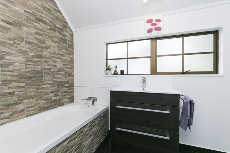 Photo of property in 6a Bayou Lane, Churton Park, Wellington, 6037