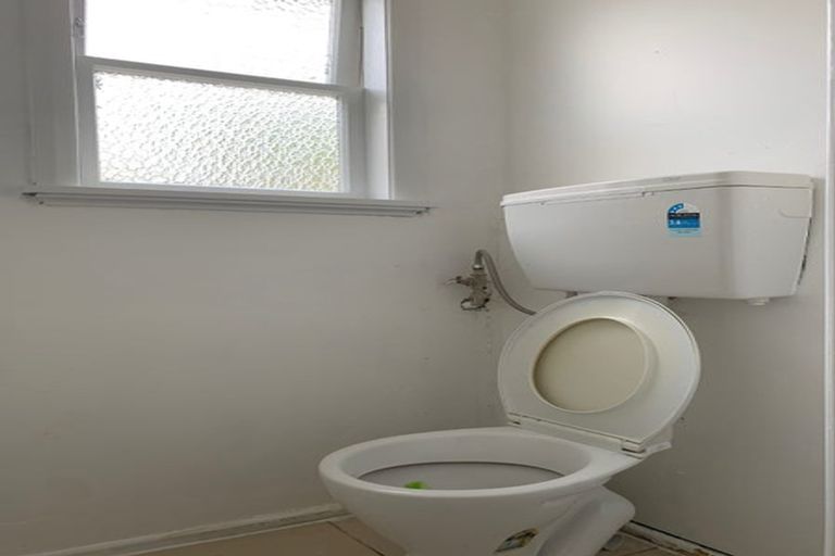 Photo of property in 23 Margan Avenue, New Lynn, Auckland, 0600