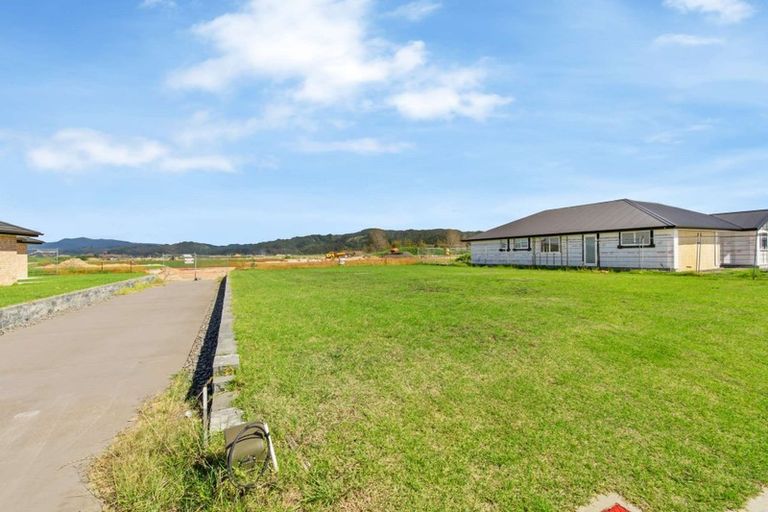 Photo of property in 121 Kupe Drive, Whitianga, 3510