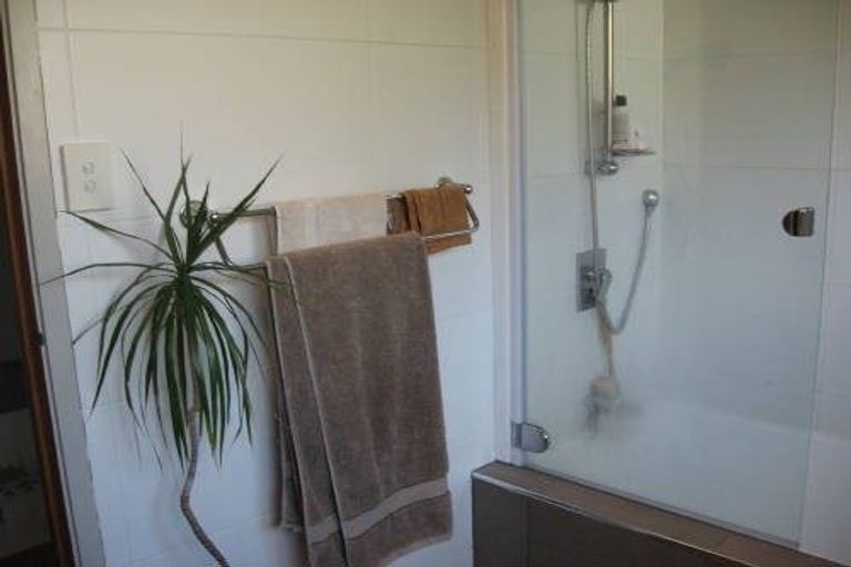 Photo of property in 13 Schnapper Rock Road, Greenhithe, Auckland, 0632