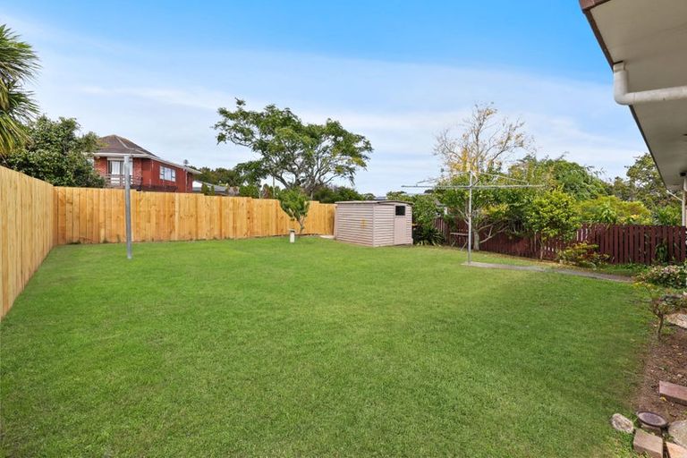 Photo of property in 2/39 Rapallo Place, Farm Cove, Auckland, 2012