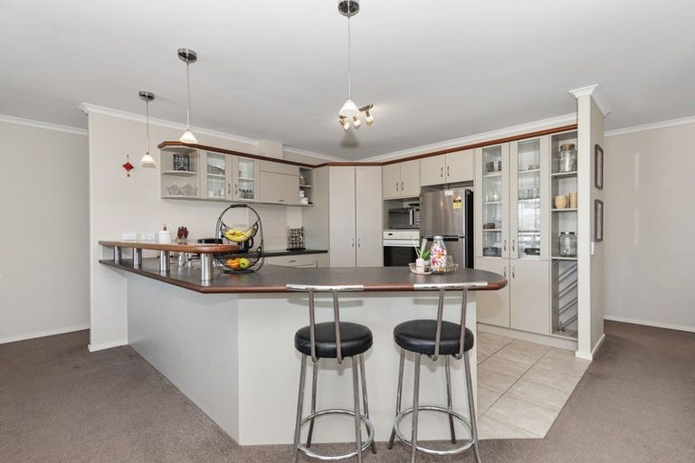 Photo of property in 79 Saint James Drive, Huntington, Hamilton, 3210