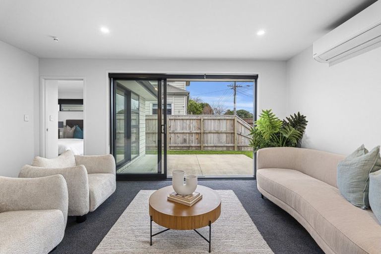 Photo of property in 5a Massey Street, Westown, New Plymouth, 4310