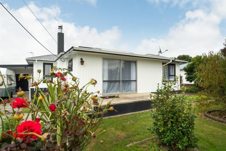 Photo of property in 10 Potaka Street, Marton, 4710
