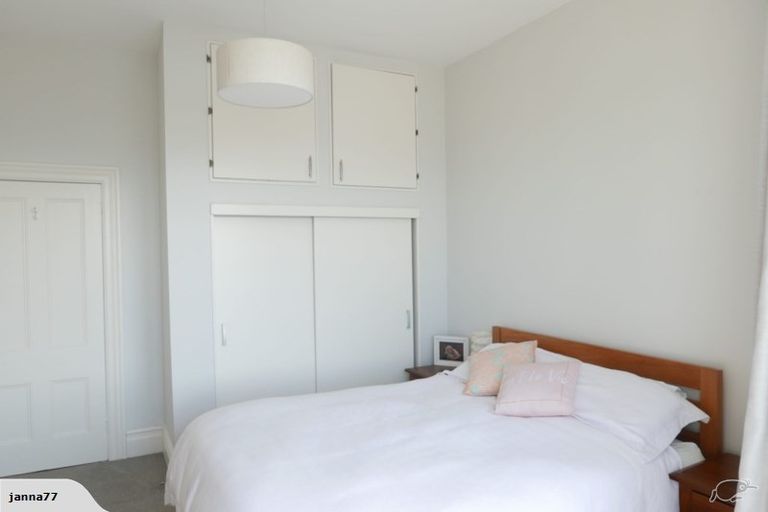 Photo of property in 22 Sugarloaf Road, Brooklyn, Wellington, 6021