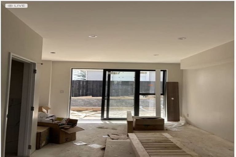 Photo of property in 4/88 Gloria Avenue, Te Atatu Peninsula, Auckland, 0610