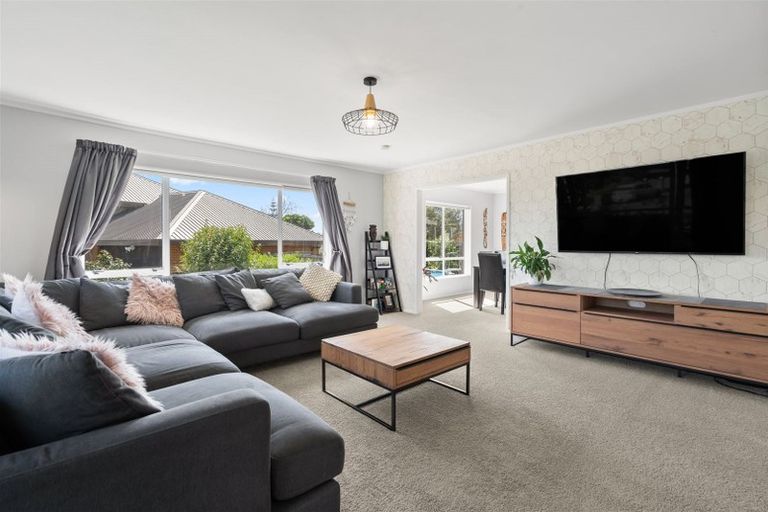 Photo of property in 7 Rarahu Place, The Gardens, Auckland, 2105
