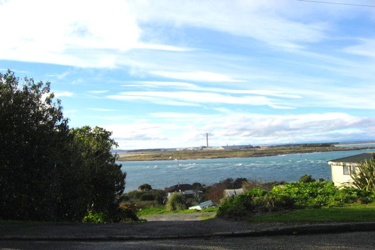 Photo of property in 9 Raymond Street, Bluff, 9814