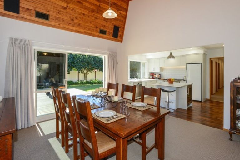 Photo of property in 10 Churchill Drive, Taradale, Napier, 4112