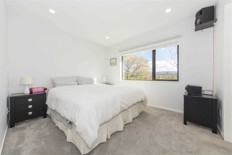 Photo of property in 71a Solar Road, Glen Eden, Auckland, 0602