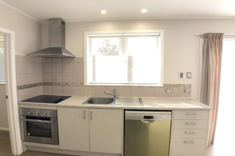 Photo of property in 1/20 Lucinda Place, Glen Eden, Auckland, 0602