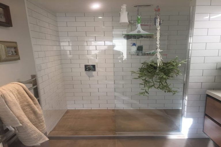 Photo of property in 77 Orangi Kaupapa Road, Northland, Wellington, 6012