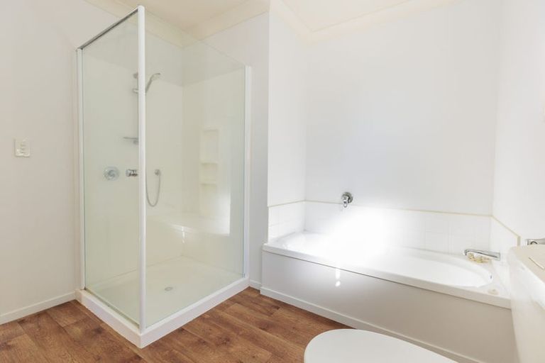 Photo of property in 6 Chippenham Grove, Churton Park, Wellington, 6037