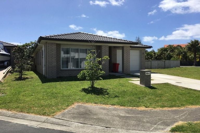 Photo of property in 2 Maylee Crescent, Gulf Harbour, Whangaparaoa, 0930