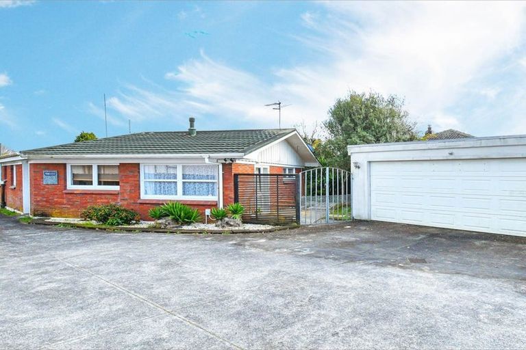 Photo of property in 430 Great South Road, Opaheke, Papakura, 2113