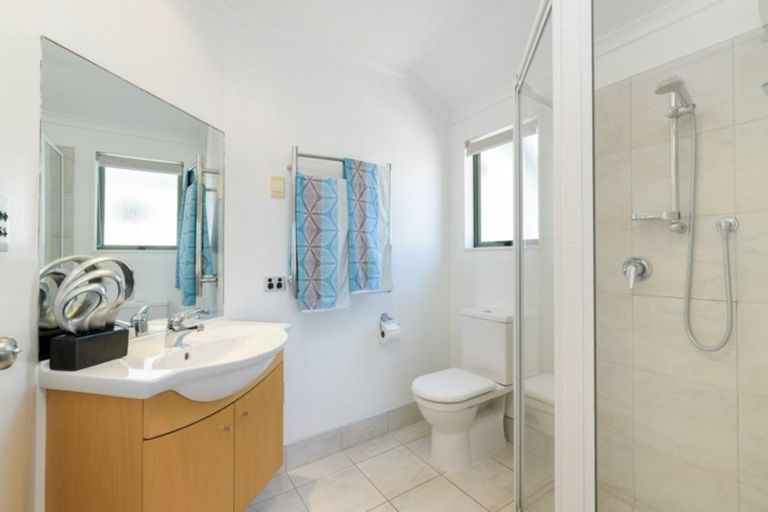 Photo of property in 4b Sunbrae Grove, Mount Maunganui, 3116