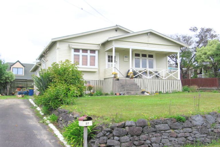 Photo of property in 27 Clayburn Road, Glen Eden, Auckland, 0602