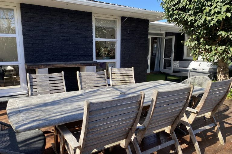 Photo of property in 55 Havelock Road, Havelock North, 4130