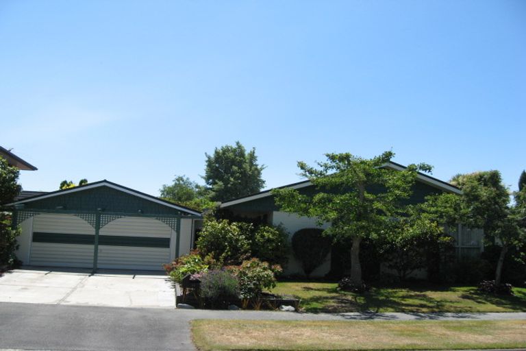 Photo of property in 10 Strathean Avenue, Avonhead, Christchurch, 8042