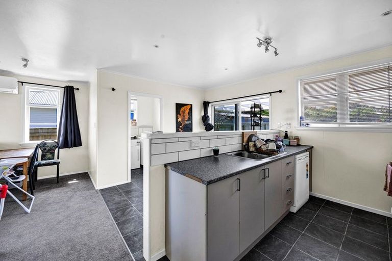 Photo of property in 22 Elizabeth Street, Patea, 4520