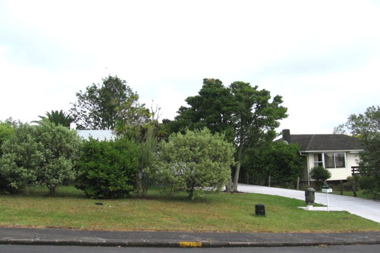 Photo of property in 5 Kaikoura Street, Henderson, Auckland, 0612