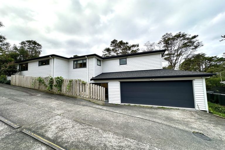 Photo of property in 21a Fairmount Road, Titirangi, Auckland, 0604