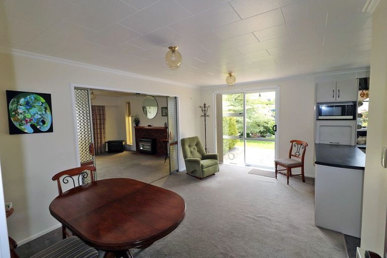 Photo of property in 26 Oberon Street, Stratford, 4332