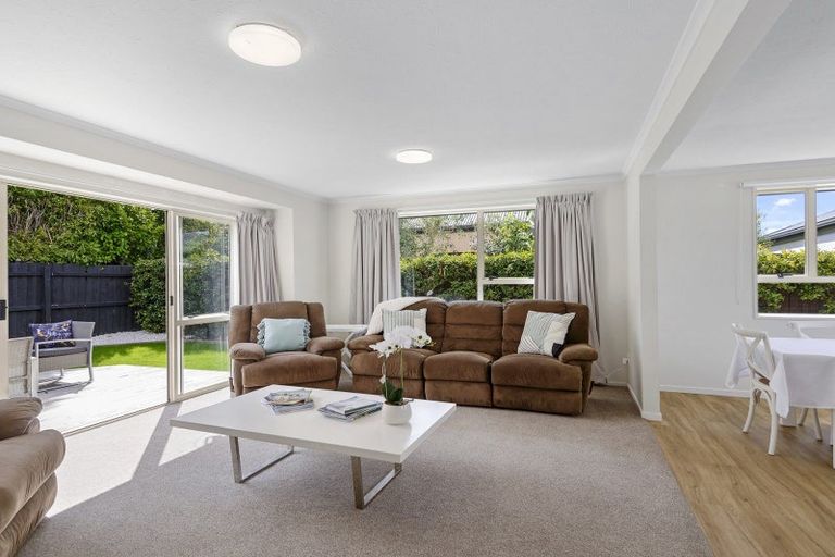 Photo of property in 83a Wilsons Road, Saint Martins, Christchurch, 8022