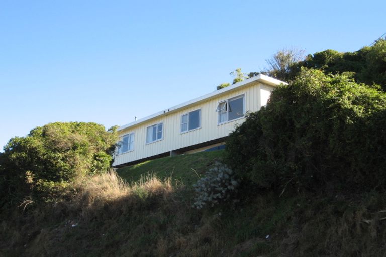 Photo of property in 115a Newlands Road, Newlands, Wellington, 6037