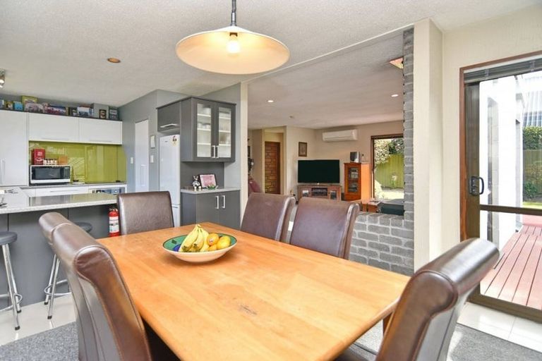 Photo of property in 72 Sarabande Avenue, Redwood, Christchurch, 8051