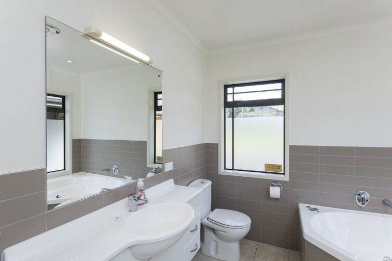 Photo of property in 30 Dryden Street, Whataupoko, Gisborne, 4010