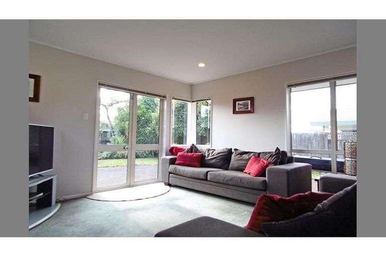 Photo of property in 118b Hutchinson Avenue, New Lynn, Auckland, 0600