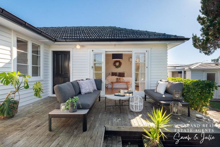 Photo of property in 422a Old Te Atatu Road, Te Atatu Peninsula, Auckland, 0610