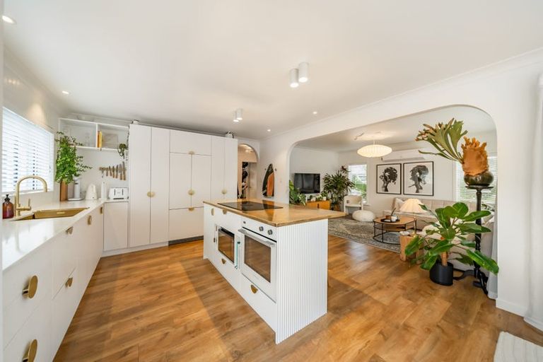 Photo of property in 4a Golders Road, Elderslea, Upper Hutt, 5018