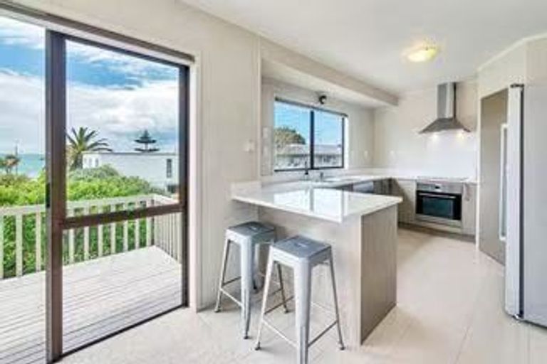 Photo of property in 18 Rogers Avenue, Eastern Beach, Auckland, 2012