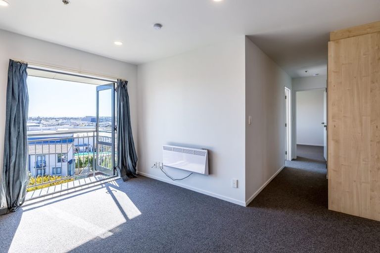Photo of property in 5e/10 Crown Lynn Place, New Lynn, Auckland, 0600