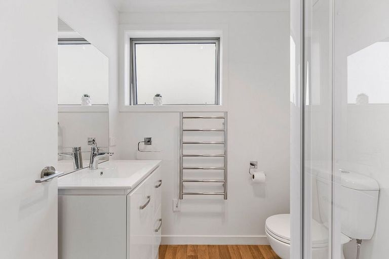 Photo of property in 83c Marlborough Avenue, Glenfield, Auckland, 0629