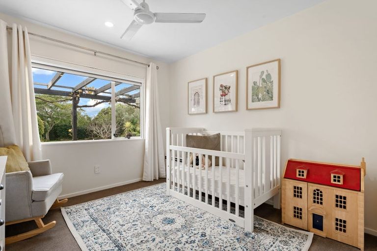 Photo of property in 35 Cloverfields Drive, Waimauku, 0812