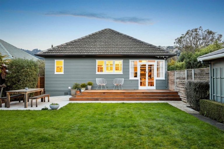 Photo of property in 257 Centaurus Road, Saint Martins, Christchurch, 8022