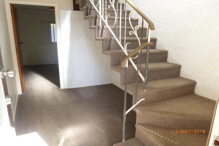 Photo of property in 1b/2 Divich Avenue, Te Atatu South, Auckland, 0610