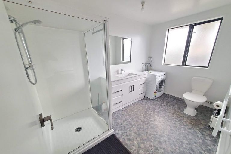 Photo of property in 5a Kawaka Street, Riccarton, Christchurch, 8041